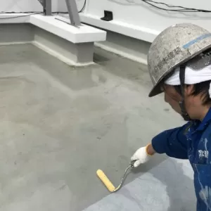 ウレタン防水　熊本市中央区中央街　立ち上がりメッシュ貼り完了！平場プライマーのサムネイル