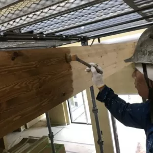 梁塗装　熊本市中央区水前寺　内部梁塗装完了のサムネイル