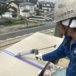 シーリング工事　熊本市中央区神水　玄関上シーリング打ち替えのサムネイル