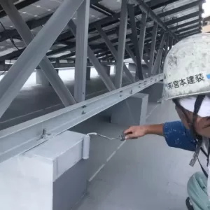 屋上防水　熊本市東区佐土原　防水保護塗料中塗りのサムネイル