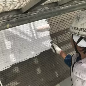 外壁塗装　熊本市北区龍田　下塗り（サーフ）作業のサムネイル