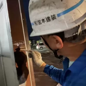 熊本市植木　看板塗装刷毛塗り中！　暗くなったのでソロソロ撤収準備入ります！のサムネイル