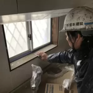 内部枠塗装　熊本市北区清水　枠塗装養生及びケレンのサムネイル