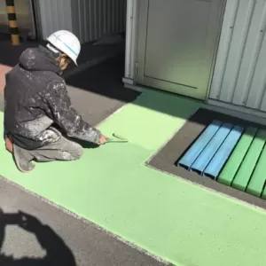 歩道塗装　熊本県八代市　外部歩道中塗り、上塗りのサムネイル