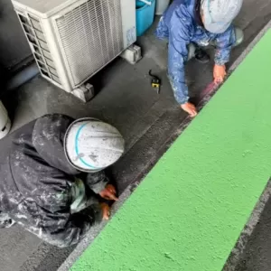 歩行帯塗装　墨出し作業中　熊本県八代市のサムネイル