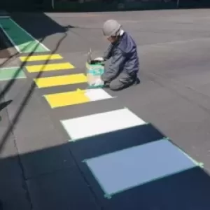 歩行帯塗装　熊本県八代市　横断歩道（黄色）塗装のサムネイル