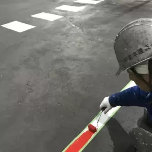 歩行帯塗装　熊本県八代市　内部は本日で歩行帯塗装完了のサムネイル