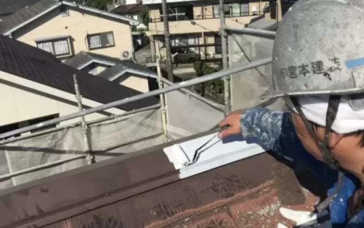 屋根、庇、フード板金塗装　熊本県菊陽町　板金ケレン、錆止め作業